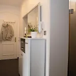 Apartment Md-7 Lutherstrasse 15 - Luxus-wasserbett-smarttv-terrasse-2schlafzimmer